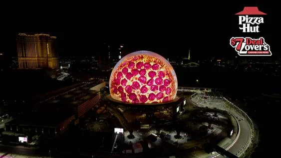 Pizza Hut Satisfies Sky-High Cravings with ‘Pie in the Sky’ Event on Busiest Travel Day
